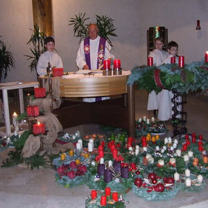 Adventkranzweihe und Schmankerlmarkt