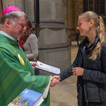 „Losgelöst und fest verankert“: 29 Religionslehrer:innen von Bischof Manfred Scheuer in ihren Dienst gesendet